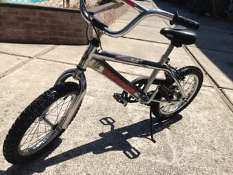 $45 for18" mongoose bicycle for 5-8 years old boy with a90%new helmet 1