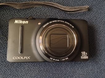 Nikon Coolpix S9300 18x zoom. 16 MP - $100 1
