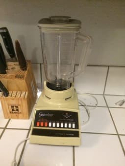 Blender - Vintage Osterizer pulsmatic - $20 obo 1