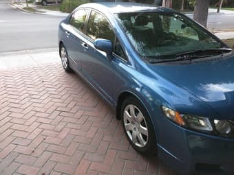 Selling my 2010 honda civic with standard Civic LX package 2