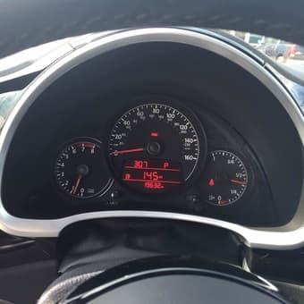 Beautiful  black 2012 VW Beetle hatchback，low mileage 19K，asking for $12.5k 3