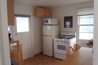 $2175 Furnished In-law Cottage Near Stanford (Menlo Park) 1