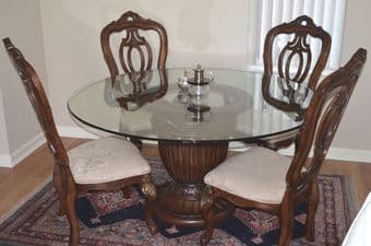 Gorgeus dinning set $600 1