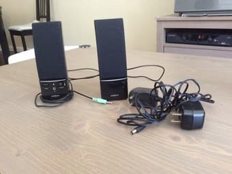 Insigna speakers 8$ 1