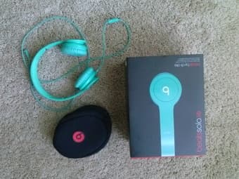 Beats solo HD Drenched headphones (90$) 1