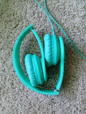 Beats solo HD Drenched headphones (90$) 3