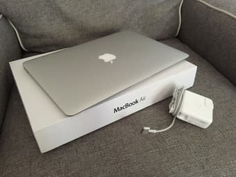 2014 13.3" Macbook Air 8GB with AppleCare $900 2