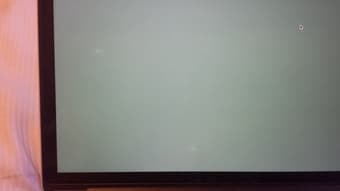 SELLING Macbook Pro 15in w/ Retina Mid 2012 $1200 1