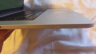 SELLING Macbook Pro 15in w/ Retina Mid 2012 $1200 2