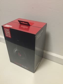 Sweet pair of Beats headphone 3