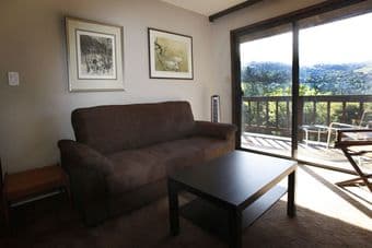 TRANQUIL ONE-BEDROOM APARTMENT IN PORTOLA VALLEY 1