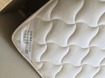 $ 250 queen-size, mattress and box spring sets, very good condition 1