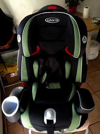 Graco 3 in1 carseat, almost new,used less than 2 months 1