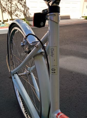*****Globe Daily 1 Women's bike Small Size****** 3