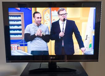 32 inch LG HDTV television 1080p 1