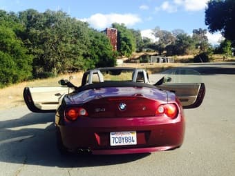 2003 BMW Z4 Convertible – Very Clean – No accident – Premium features 2