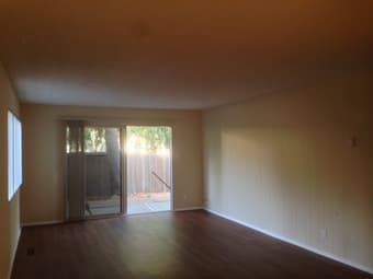 Living room for rent 1