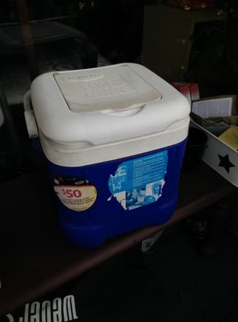 Small "ice cube" cooler - $10 1
