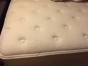 Moving sale: Sealy Mattress set 2