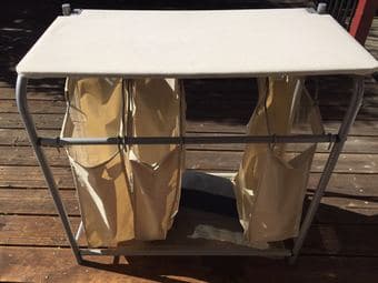 *moving sale* side table and plastic stools -good condition 1