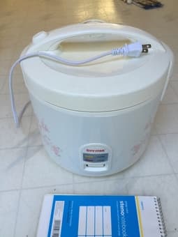 For sale：pan($15), Rice cooker($15) 1
