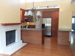 Room available in 3 bedroom house share 3