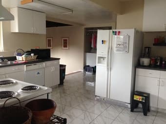 $1150 Large room in a 5 bd/3ba house w/ fun young professionals Dec 16 2