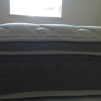 Excellent condition mattress and box - moving out sale 2