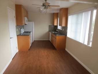 Mountain View Shopping Center-2b1b-share one bedroom-男女不限 1