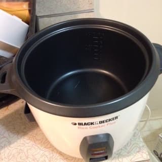 Rice cooker $15 2