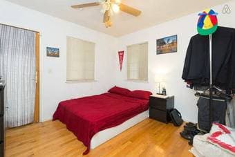 Sunny&Spacious room in the Original Facebook Mansion! 2
