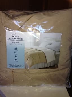 Brand new reversible comforter 2