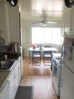 Spacious ONE BR/BA + Parking Available in a 2BR/2BA. (mountain view) 2