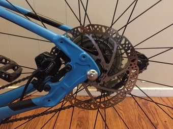 Specialized Crosstrail Men's Hybrid bike 3