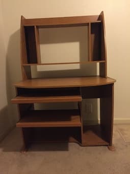 Free desk/Pickup required 1