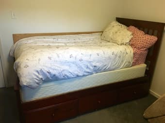 Bed, bed frame and drawers 3