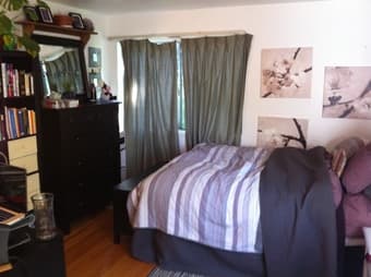 3-week room sublet in Menlo Park home (Mon 12/14 to Mon 1/4) $950 1