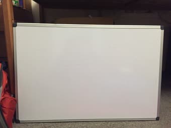 SELLING: MINIFRIDGE/WHITEBOARD 1