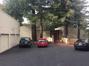 Rooms in Palo Alto House. Pool, balconies, 3 car garage! - $1200/mo 2