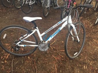 Bicycle for sale for 150 USD with lock 1