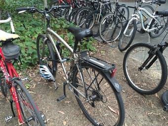 Mans Specialized Crossroads bike with U-lock, front light, helmet $140 1