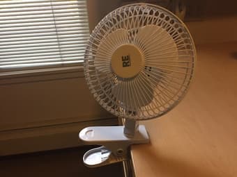 6" Personal Clip-on College Dorm Fan - 7$ 1