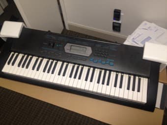 Casio CTK-2100 Keyboard with the holder 50$ 2
