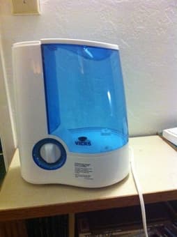 vicks warm mist humidifier for sale $10.00 1