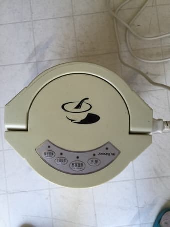 For sale: 食物料理机Hamilton blender ($10); 九阳豆浆机 Soybean Milk Maker($35) 3