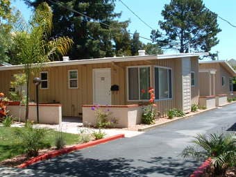 1bd/1ba apartment with parking & patio, walk to Stanford - $2450/mo 3