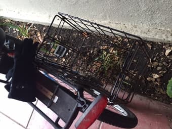 $ 60，女士变速自行车，带车筐和车灯，车座舒服 3