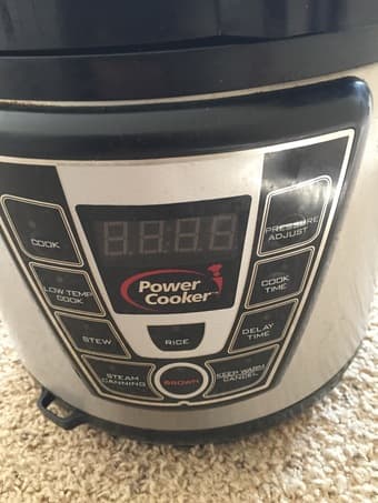 electric kettle, pressure cooker & vacuum cleaner for sale 3