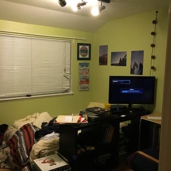 Room available in house close to campus 1