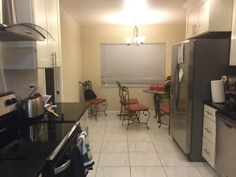 Seeking Female Roommate in Manlo Park Townhouse 1